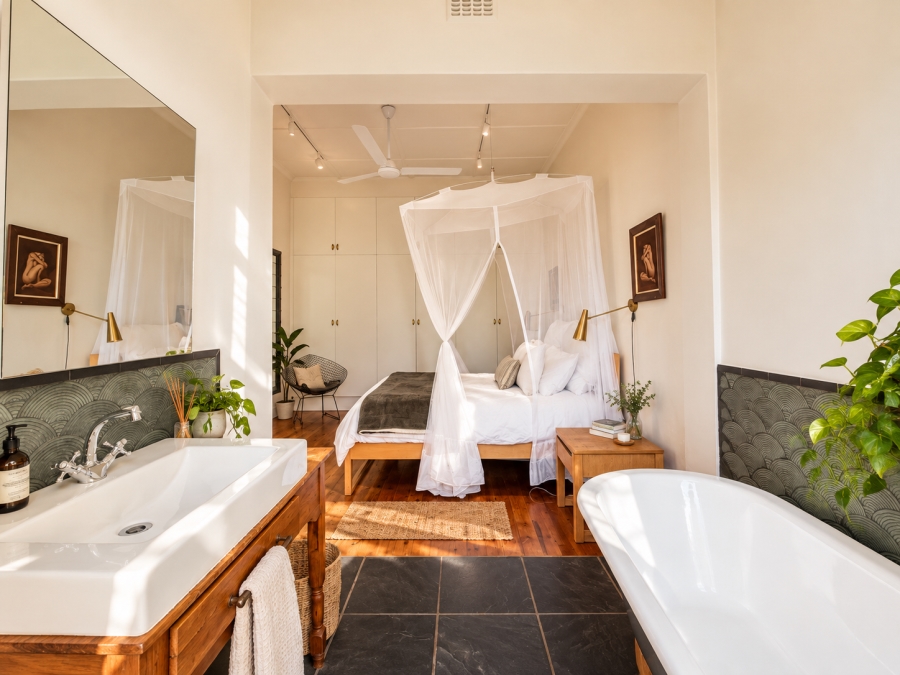 3 Bedroom Property for Sale in Vredehoek Western Cape